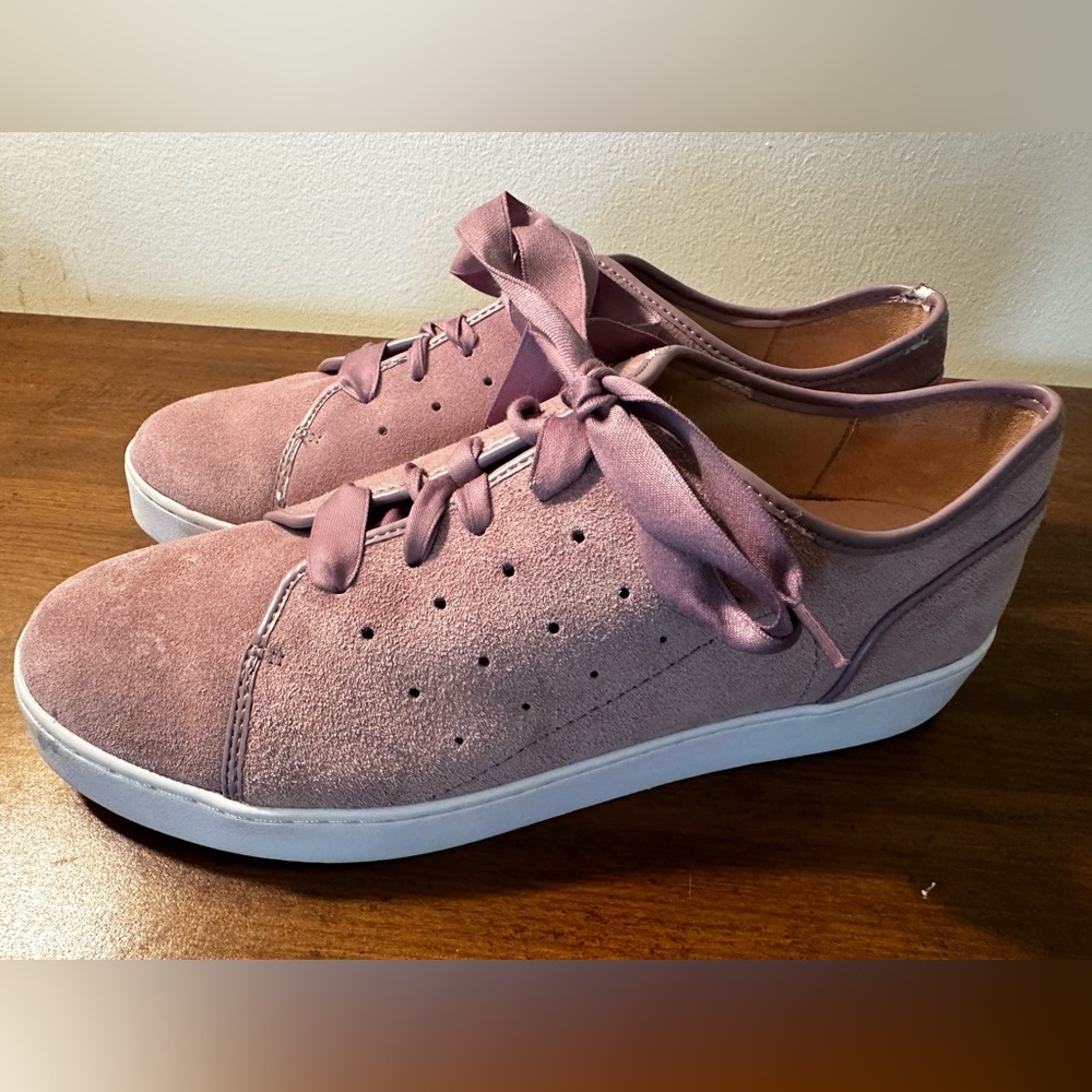 Women’s Vionic Suede Sneakers purple size 10